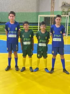 Sicredi entrega uniformes para projetos esportivos da SEJEL em Paranhos