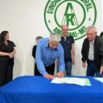 Prefeitura de Amambai firma parcerias e convênios com entidades e APMs