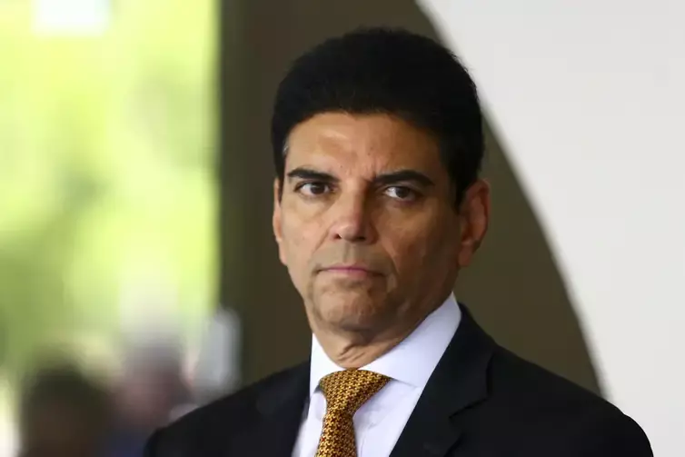 Motta pauta PEC que dificulta denúncias criminais contra parlamentares