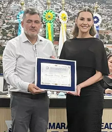 Por indicação de Suzana Ulisses, empresário Sidinei da Doce Mel é homenageado com o Título de Cidadão Amambaiense