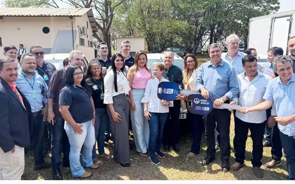 Niágara Kraievski destaca recebimento de trator e pick-up para atender aos pequenos produtores em Coronel Sapucaia