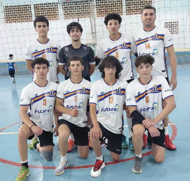 Performace de Sete Quedas é campeã do torneio regional de vôlei masculino em Tacuru