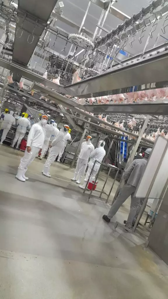 Presidente da Câmara vereador Darci visita frigorífico de frango no Paraná e destaca possibilidade da empresa se instalar em Amambai Presidente da Câmara vereador Darci visita frigorífico de frango no Paraná e destaca possibilidade da empresa se instalar em Amambai