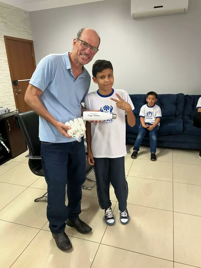 APAE visita Prefeitura de Amambai para agradecer apoio nas Olimpíadas das APAEs