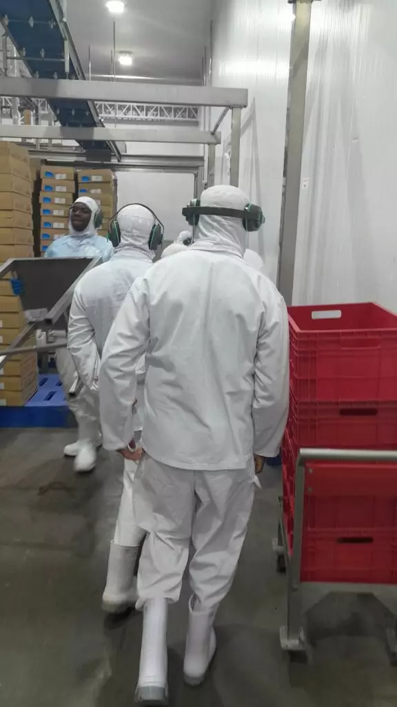 Presidente da Câmara vereador Darci visita frigorífico de frango no Paraná e destaca possibilidade da empresa se instalar em Amambai Presidente da Câmara vereador Darci visita frigorífico de frango no Paraná e destaca possibilidade da empresa se instalar em Amambai