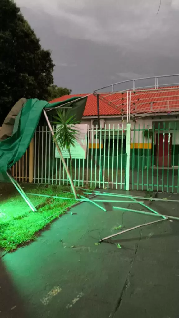 Tempestade causa estragos em Juti na tarde deste sábado