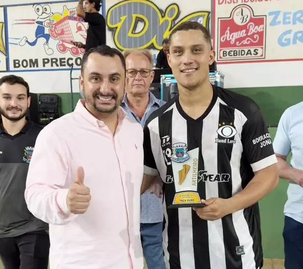 Jogos emocionantes e recorde de público marcaram as finais da XVI Copa Interfirmas de Futsal em Sete Quedas Jogos emocionantes e recorde de público marcaram as finais da XVI Copa Interfirmas de Futsal em Sete Quedas
