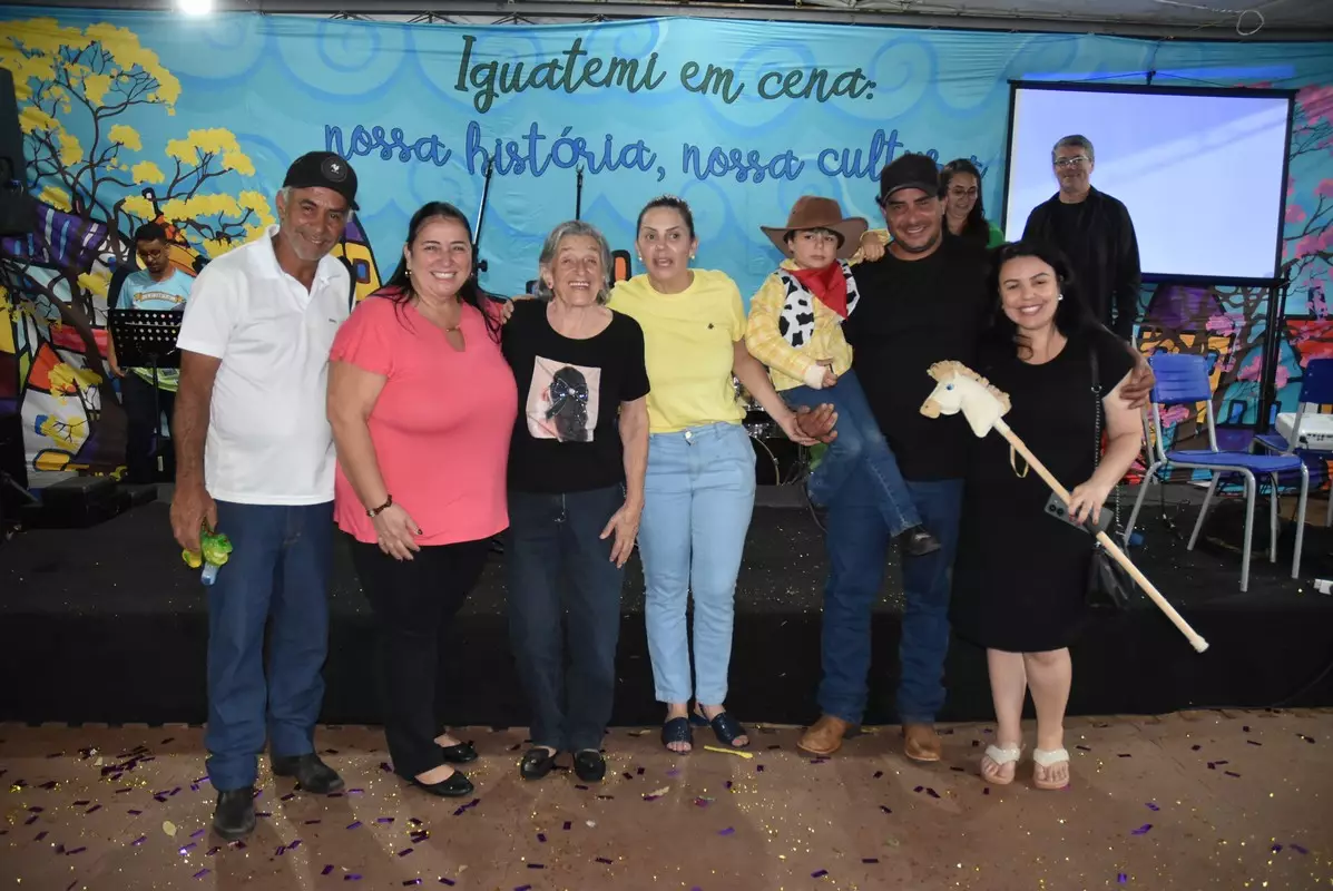 Mostra Cultural 2025 retratou costumes e tradições de Iguatemi e homenagens aos prefeitos e pioneiros