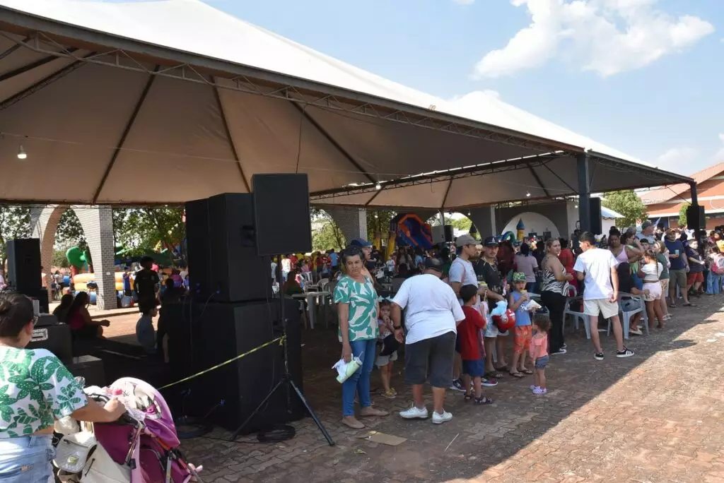 Praça da Alegria reuniu milhares de crianças na Praça João Francisco Lopes, em Iguatemi