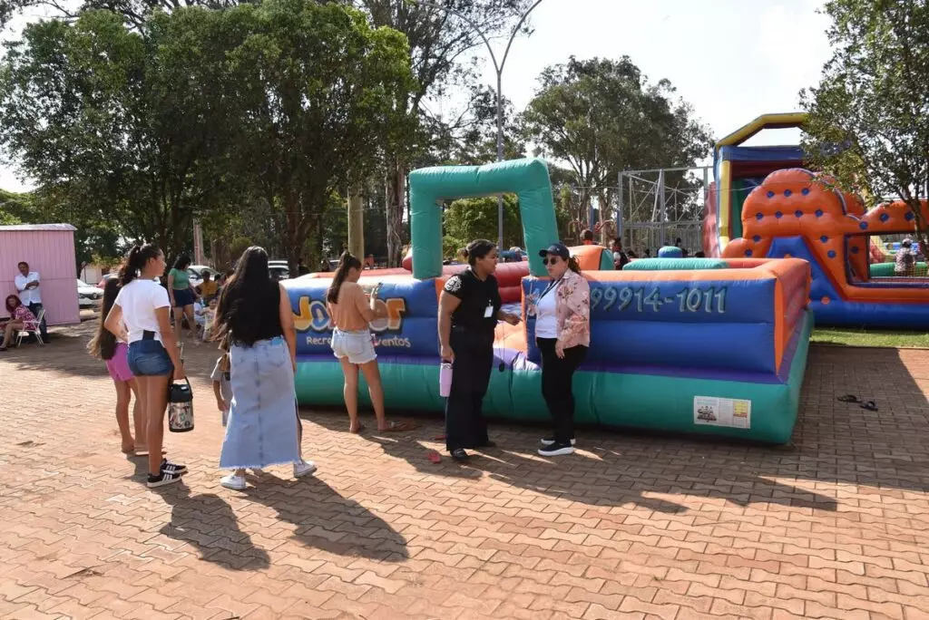 Praça da Alegria reuniu milhares de crianças na Praça João Francisco Lopes, em Iguatemi