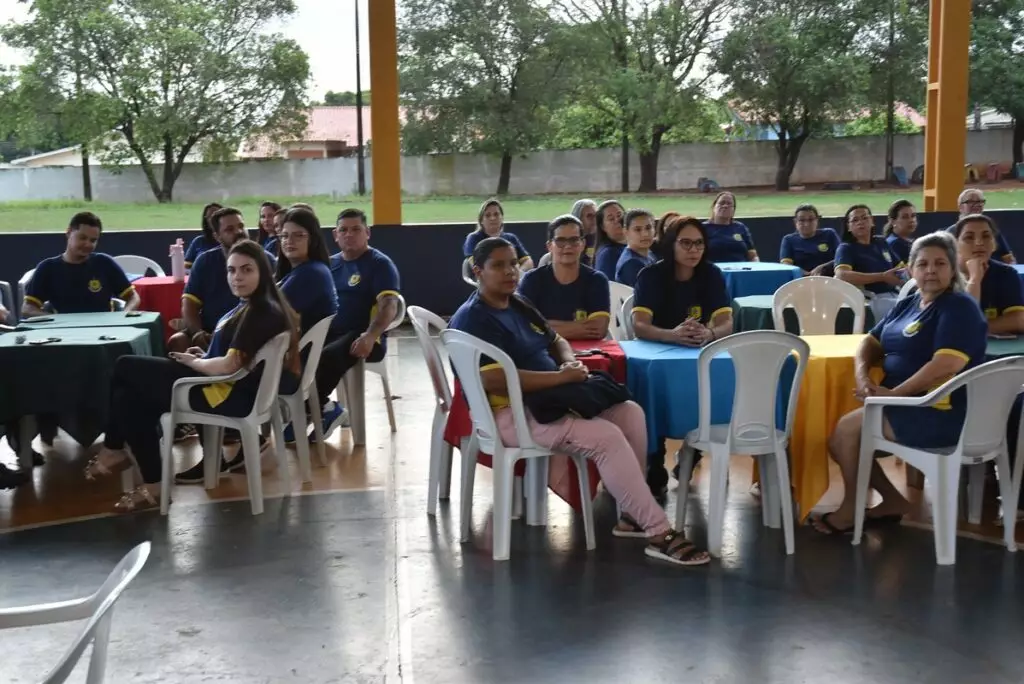 Secretaria de Educação de Iguatemi promove confraternização em comemoração ao Dia dos Professores Secretaria de Educação de Iguatemi promove confraternização em comemoração ao Dia dos Professores