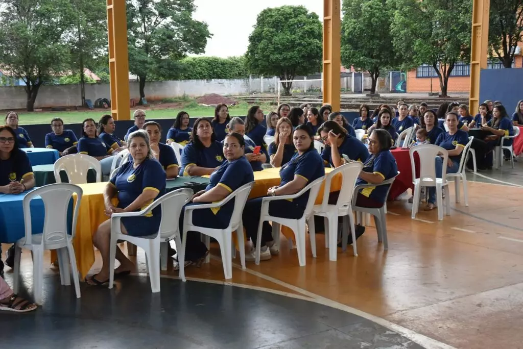 Secretaria de Educação de Iguatemi promove confraternização em comemoração ao Dia dos Professores Secretaria de Educação de Iguatemi promove confraternização em comemoração ao Dia dos Professores