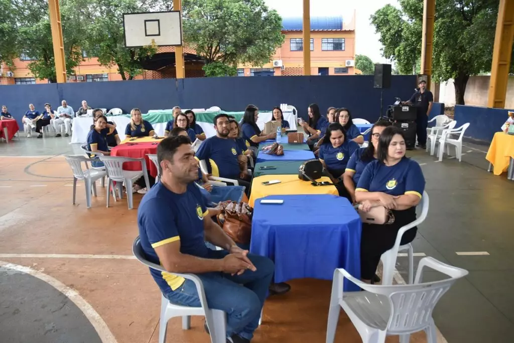 Secretaria de Educação de Iguatemi promove confraternização em comemoração ao Dia dos Professores Secretaria de Educação de Iguatemi promove confraternização em comemoração ao Dia dos Professores