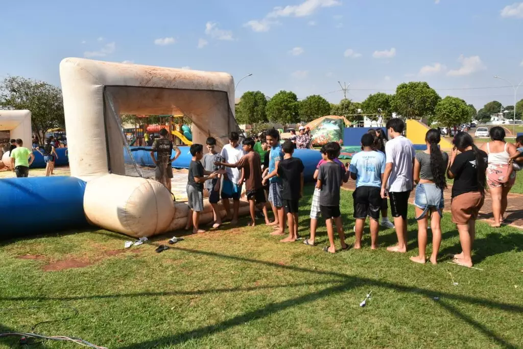 Praça da Alegria reuniu milhares de crianças na Praça João Francisco Lopes, em Iguatemi