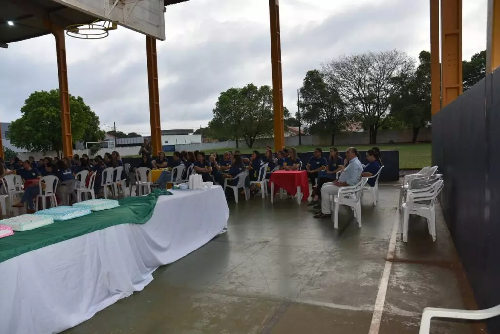 Secretaria de Educação de Iguatemi promove confraternização em comemoração ao Dia dos Professores Secretaria de Educação de Iguatemi promove confraternização em comemoração ao Dia dos Professores