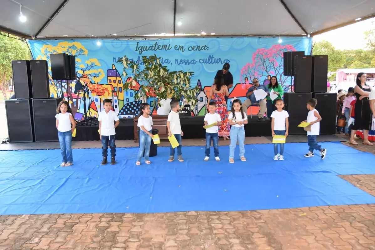 Mostra Cultural 2025 retratou costumes e tradições de Iguatemi e homenagens aos prefeitos e pioneiros