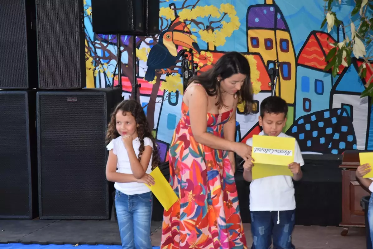 Mostra Cultural 2025 retratou costumes e tradições de Iguatemi e homenagens aos prefeitos e pioneiros