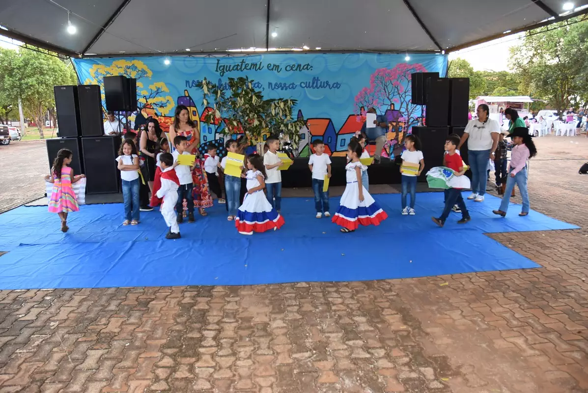Mostra Cultural 2025 retratou costumes e tradições de Iguatemi e homenagens aos prefeitos e pioneiros