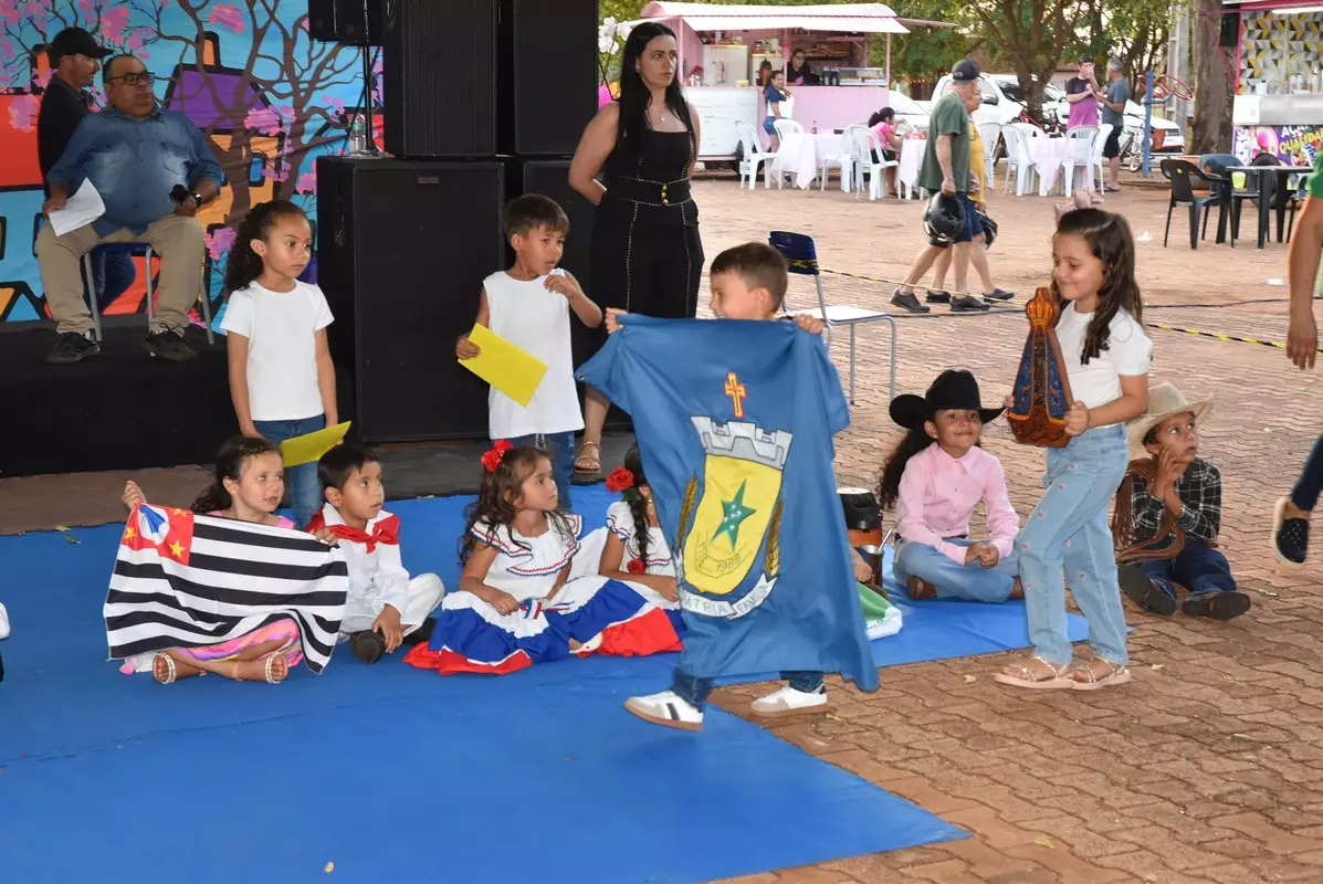 Mostra Cultural 2025 retratou costumes e tradições de Iguatemi e homenagens aos prefeitos e pioneiros