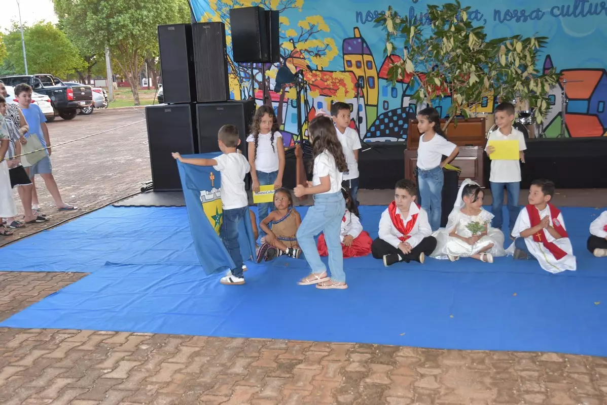 Mostra Cultural 2025 retratou costumes e tradições de Iguatemi e homenagens aos prefeitos e pioneiros