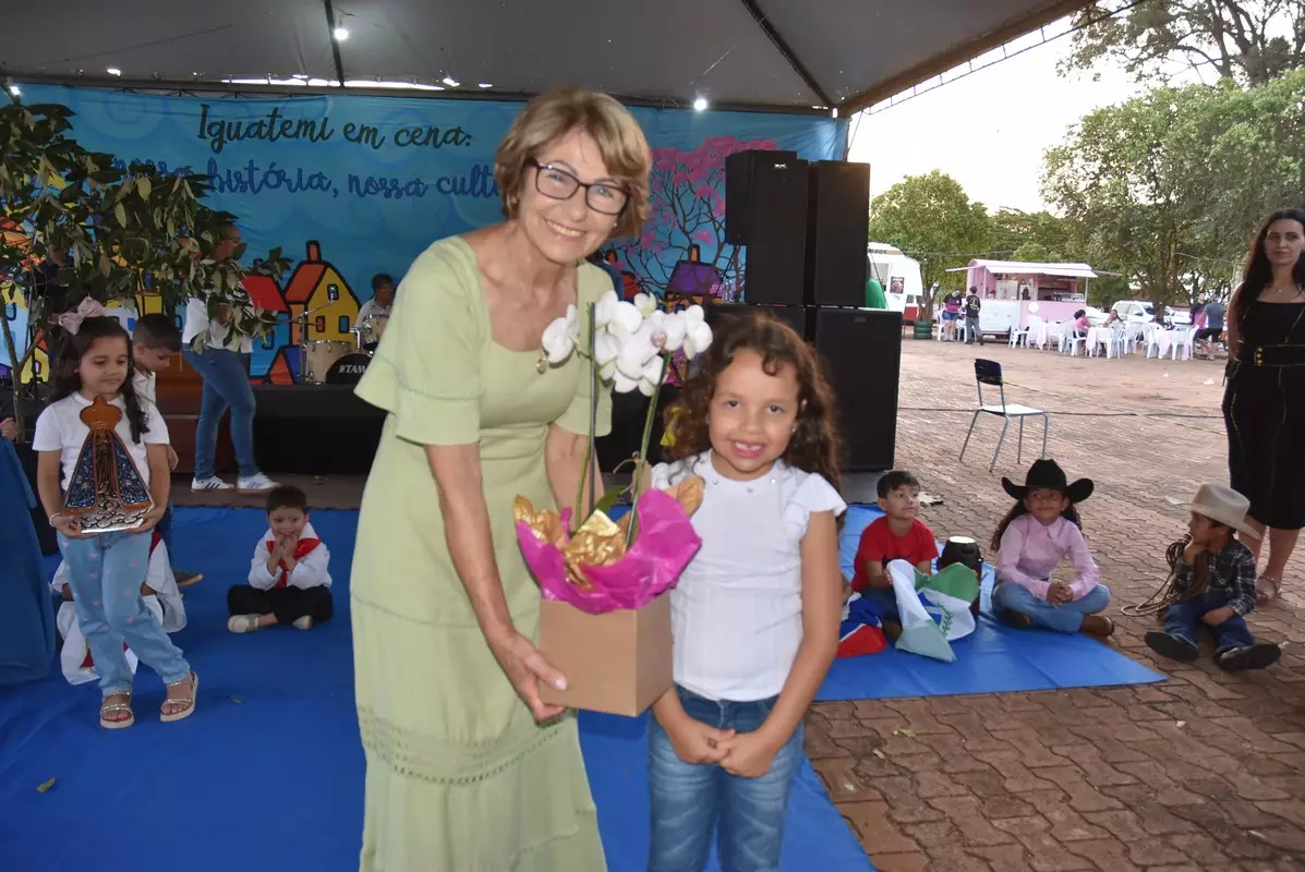 Mostra Cultural 2025 retratou costumes e tradições de Iguatemi e homenagens aos prefeitos e pioneiros