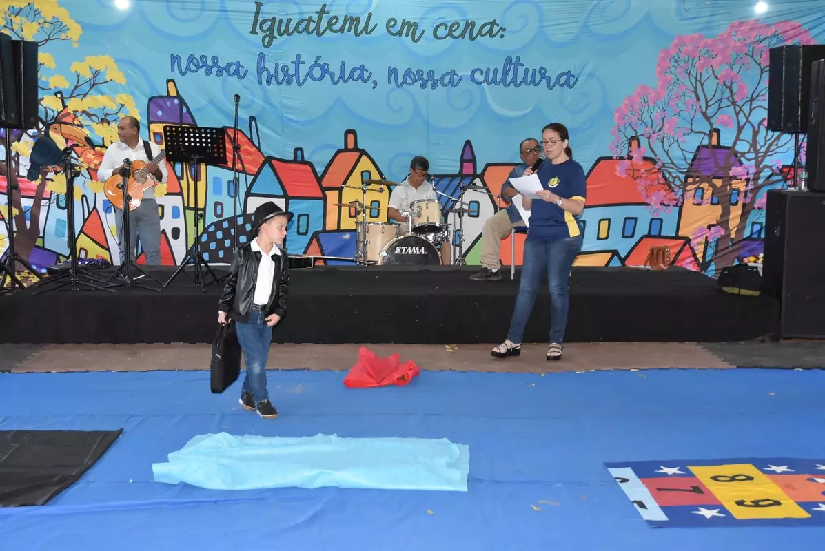 Mostra Cultural 2025 retratou costumes e tradições de Iguatemi e homenagens aos prefeitos e pioneiros