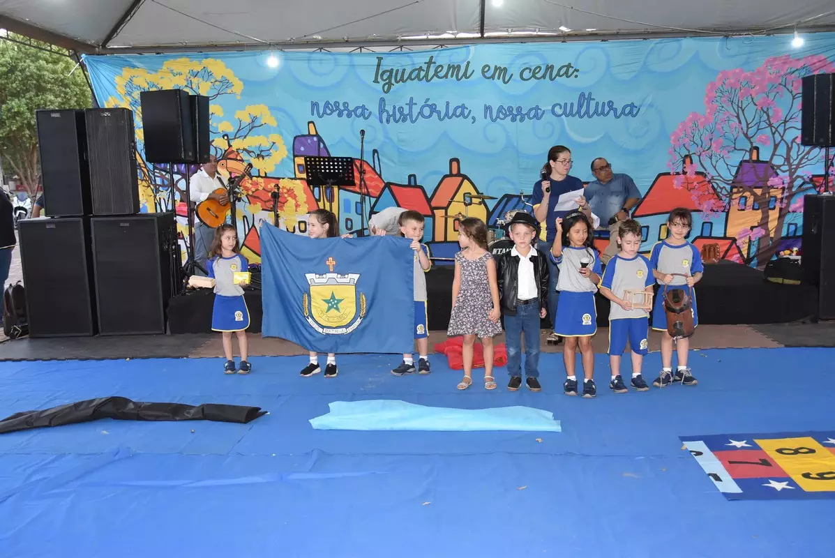 Mostra Cultural 2025 retratou costumes e tradições de Iguatemi e homenagens aos prefeitos e pioneiros