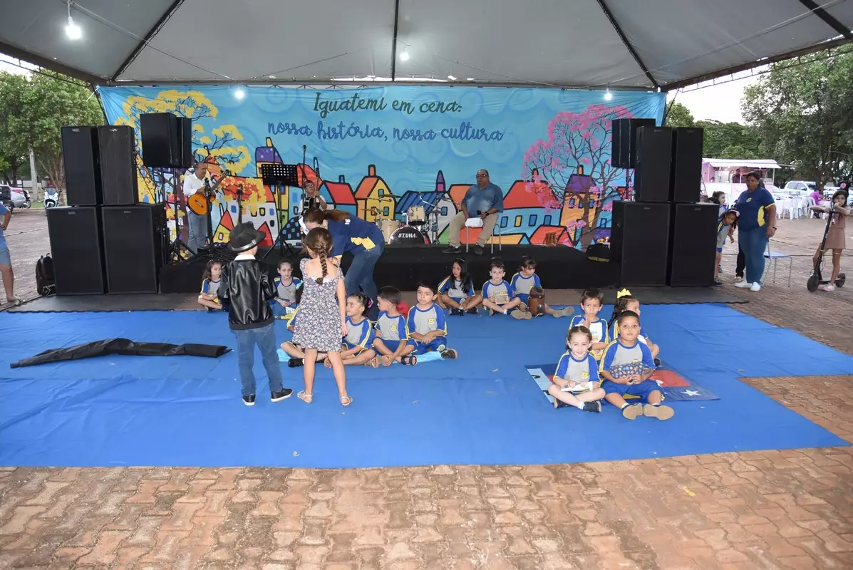 Mostra Cultural 2025 retratou costumes e tradições de Iguatemi e homenagens aos prefeitos e pioneiros