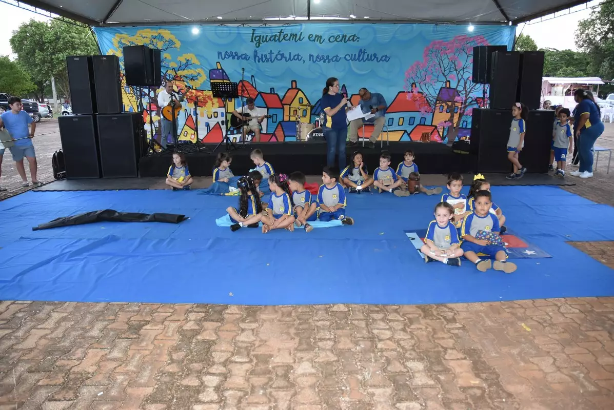 Mostra Cultural 2025 retratou costumes e tradições de Iguatemi e homenagens aos prefeitos e pioneiros