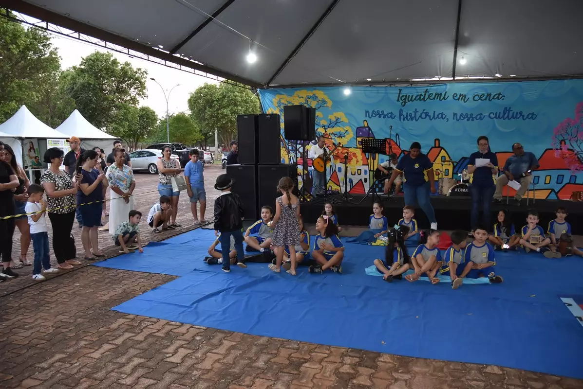 Mostra Cultural 2025 retratou costumes e tradições de Iguatemi e homenagens aos prefeitos e pioneiros