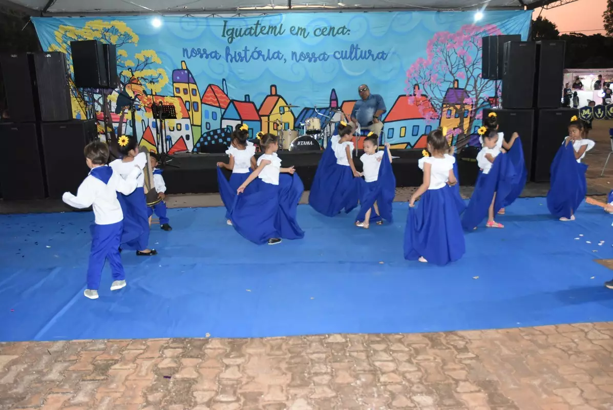Mostra Cultural 2025 retratou costumes e tradições de Iguatemi e homenagens aos prefeitos e pioneiros