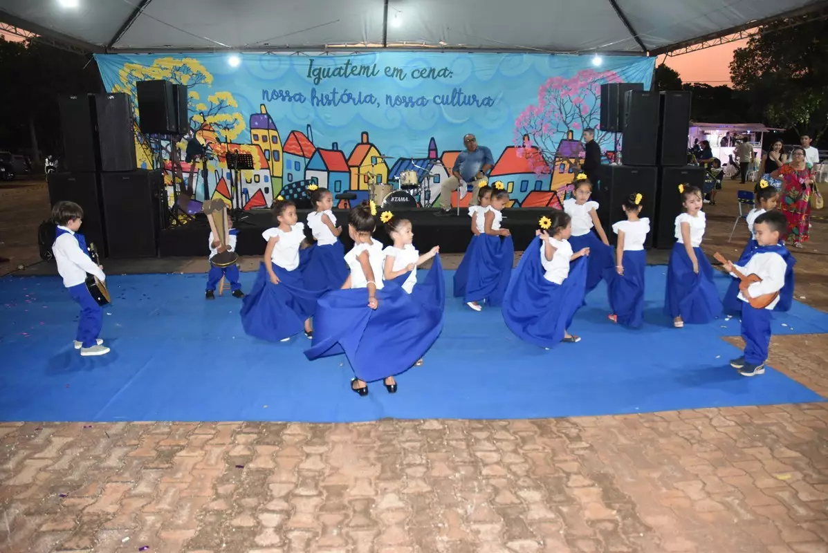 Mostra Cultural 2025 retratou costumes e tradições de Iguatemi e homenagens aos prefeitos e pioneiros