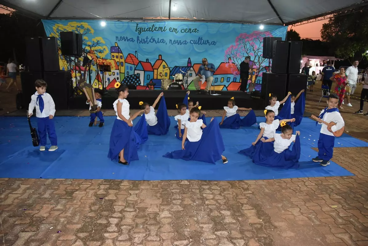 Mostra Cultural 2025 retratou costumes e tradições de Iguatemi e homenagens aos prefeitos e pioneiros