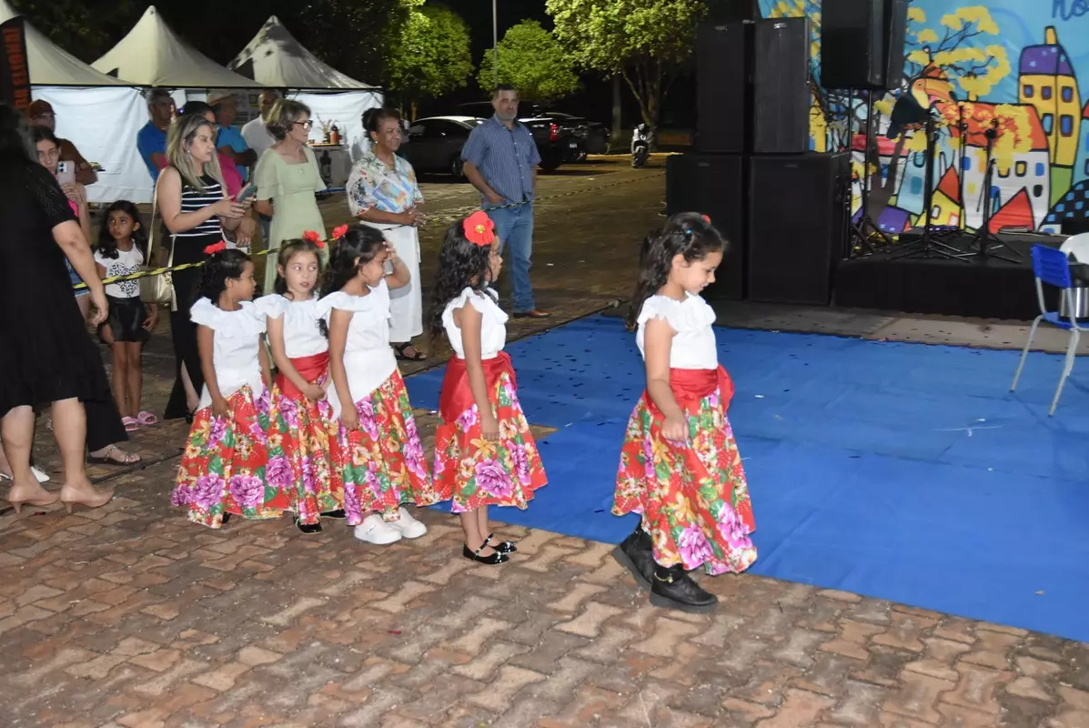Mostra Cultural 2025 retratou costumes e tradições de Iguatemi e homenagens aos prefeitos e pioneiros