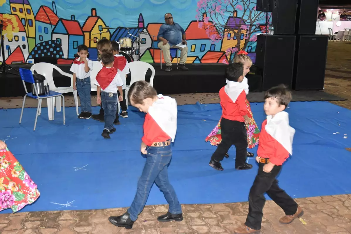 Mostra Cultural 2025 retratou costumes e tradições de Iguatemi e homenagens aos prefeitos e pioneiros