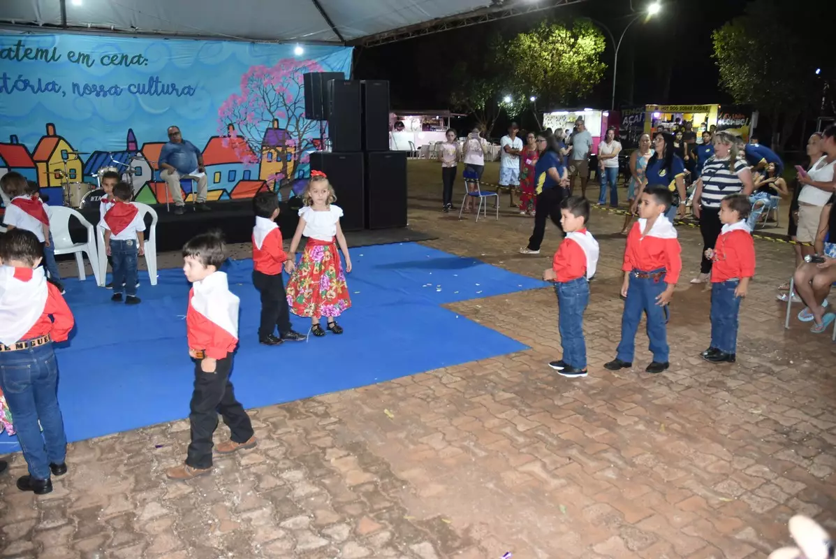Mostra Cultural 2025 retratou costumes e tradições de Iguatemi e homenagens aos prefeitos e pioneiros