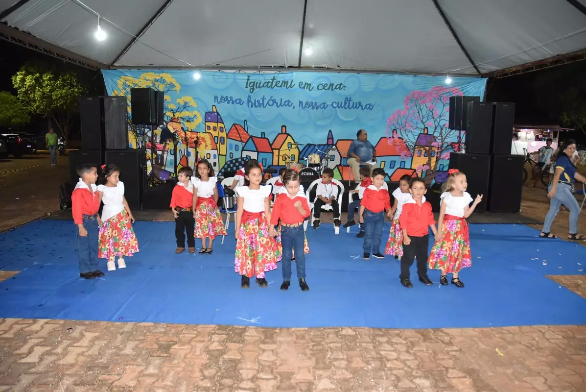 Mostra Cultural 2025 retratou costumes e tradições de Iguatemi e homenagens aos prefeitos e pioneiros