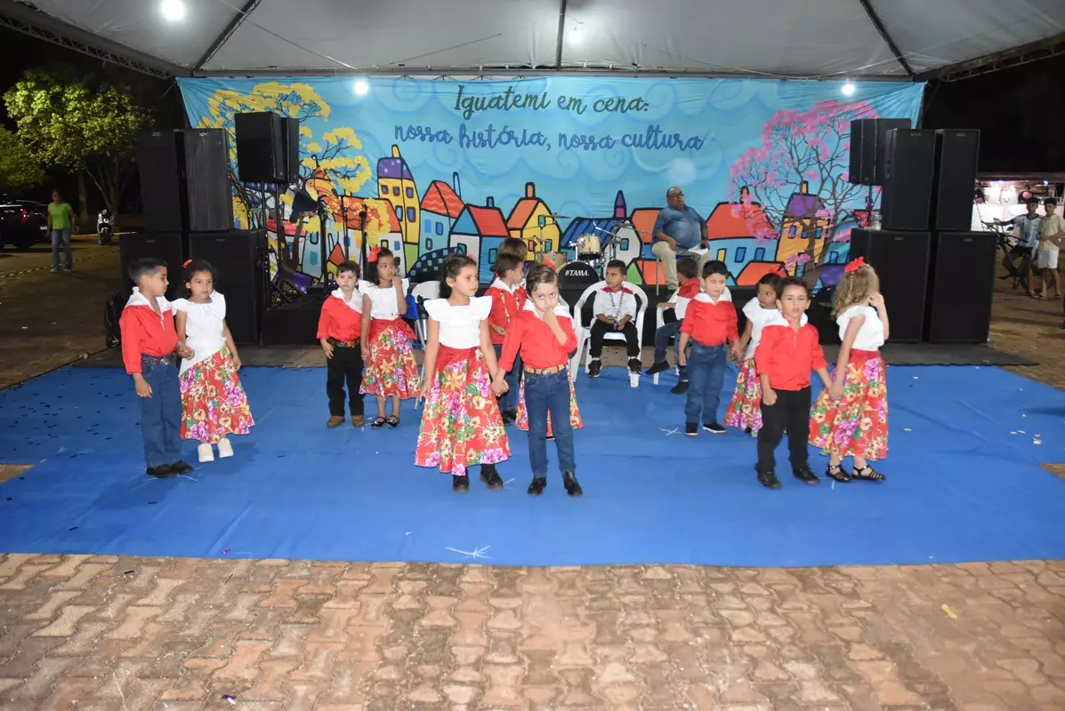Mostra Cultural 2025 retratou costumes e tradições de Iguatemi e homenagens aos prefeitos e pioneiros