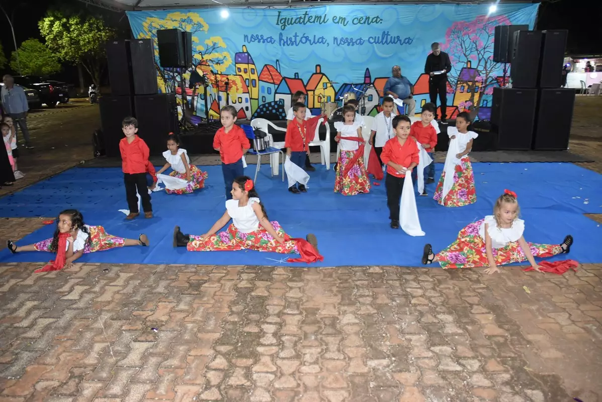 Mostra Cultural 2025 retratou costumes e tradições de Iguatemi e homenagens aos prefeitos e pioneiros