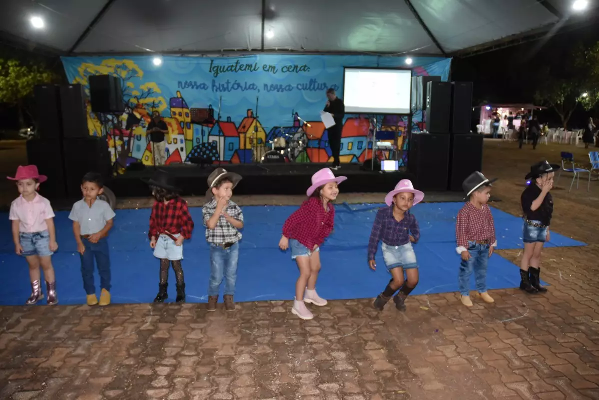 Mostra Cultural 2025 retratou costumes e tradições de Iguatemi e homenagens aos prefeitos e pioneiros