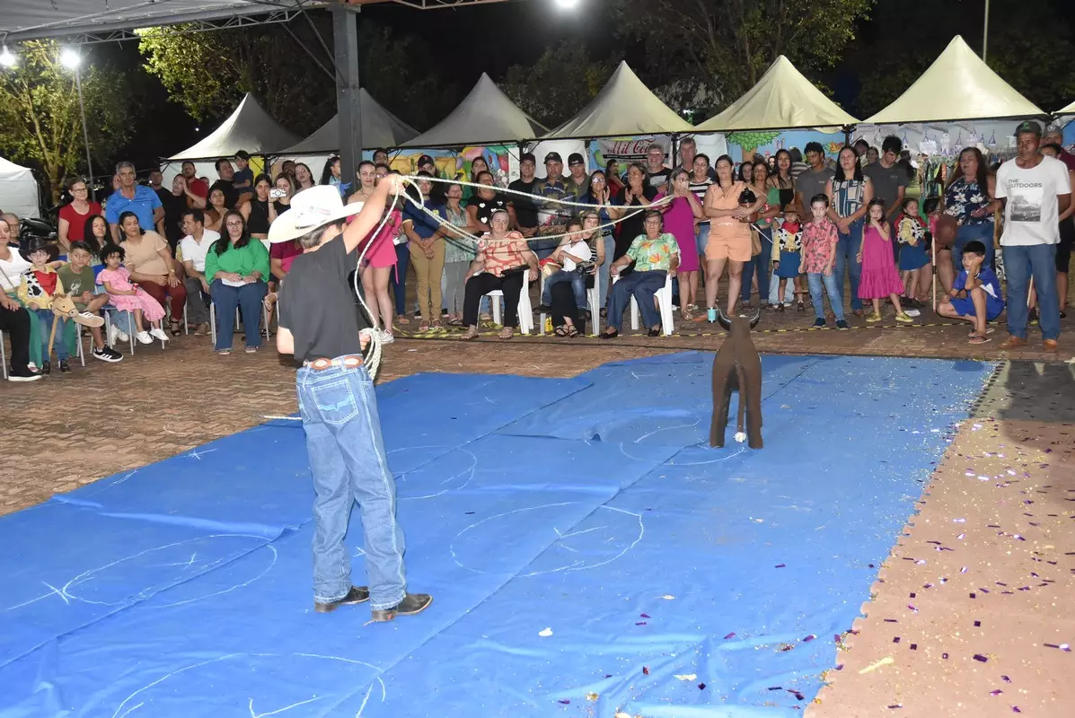 Mostra Cultural 2025 retratou costumes e tradições de Iguatemi e homenagens aos prefeitos e pioneiros