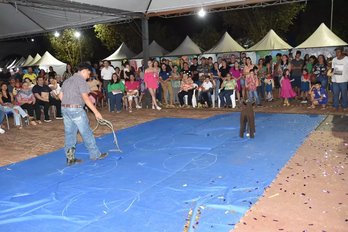 Mostra Cultural 2025 retratou costumes e tradições de Iguatemi e homenagens aos prefeitos e pioneiros