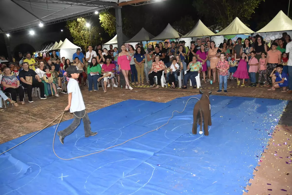 Mostra Cultural 2025 retratou costumes e tradições de Iguatemi e homenagens aos prefeitos e pioneiros