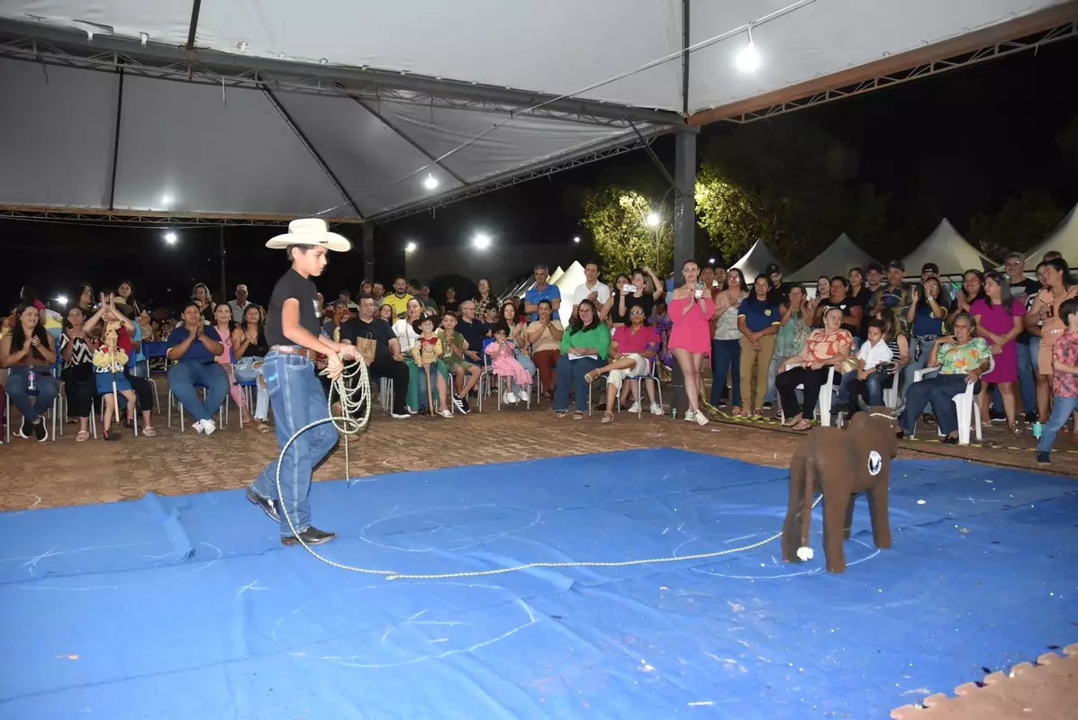 Mostra Cultural 2025 retratou costumes e tradições de Iguatemi e homenagens aos prefeitos e pioneiros