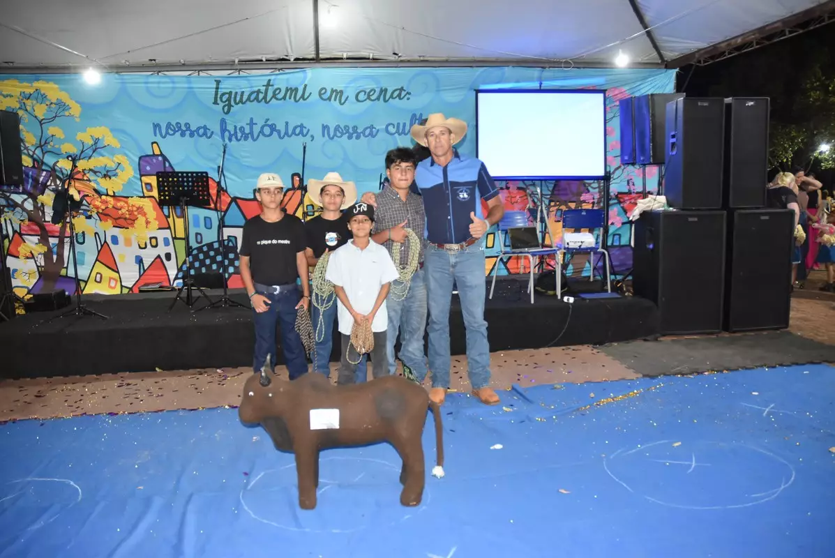 Mostra Cultural 2025 retratou costumes e tradições de Iguatemi e homenagens aos prefeitos e pioneiros