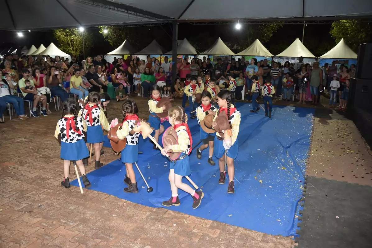 Mostra Cultural 2025 retratou costumes e tradições de Iguatemi e homenagens aos prefeitos e pioneiros