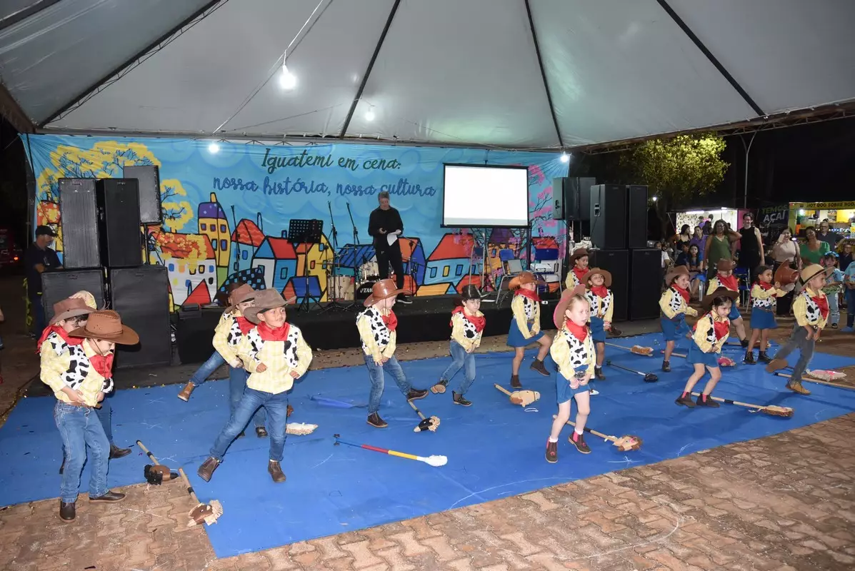 Mostra Cultural 2025 retratou costumes e tradições de Iguatemi e homenagens aos prefeitos e pioneiros