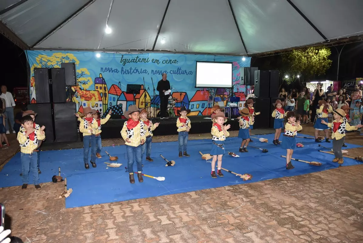 Mostra Cultural 2025 retratou costumes e tradições de Iguatemi e homenagens aos prefeitos e pioneiros