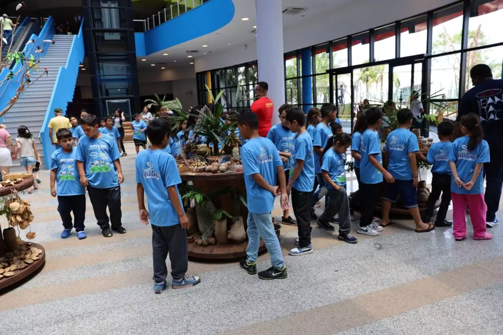 Iguatemi: Secretaria de Assistência Social proporciona visita ao Bioparque Pantanal em Campo Grande para os alunos do Programa Novo Olhar Iguatemi: Secretaria de Assistência Social proporciona visita ao Bioparque Pantanal em Campo Grande para os alunos do Programa Novo Olhar