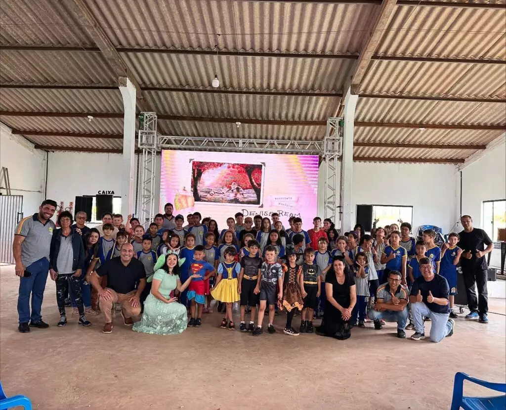 Iguatemi: Cinema Itinerante proporcionou manhã especial para estudantes e comunidade do Assentamento Rancho Loma Iguatemi: Cinema Itinerante proporcionou manhã especial para estudantes e comunidade do Assentamento Rancho Loma